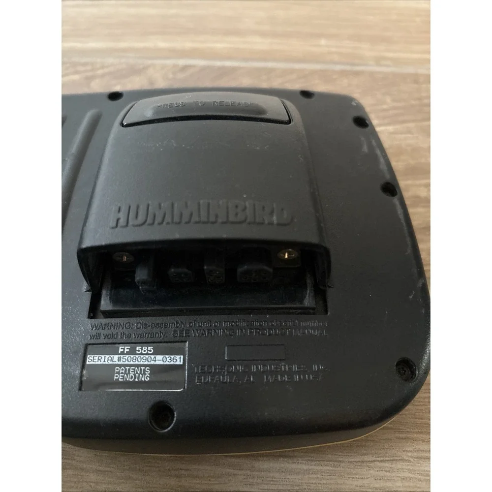 Humminbird FishFinder Fish Finder 585C‎ FF 585 without dock- Not Tested